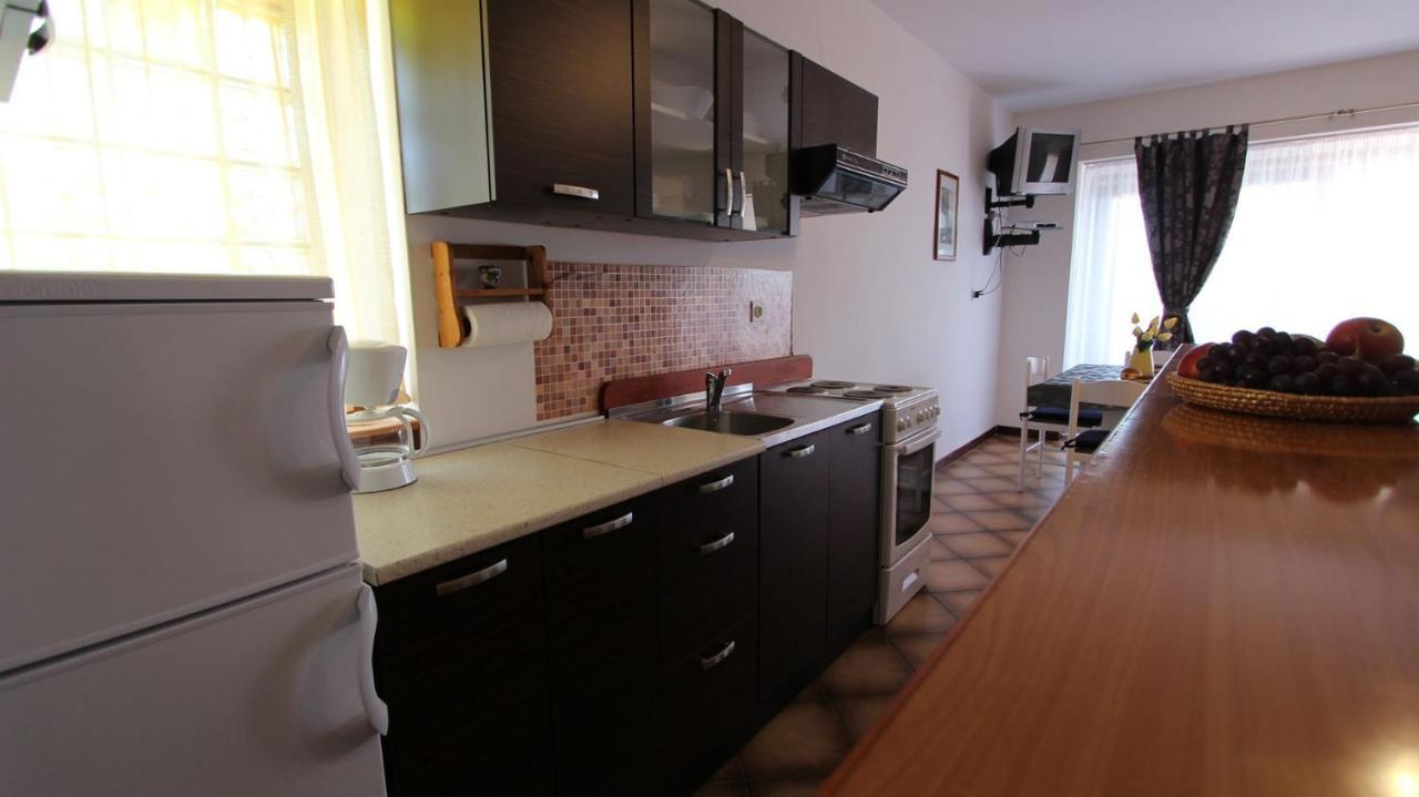 Apartments And Rooms Jelka مالينسكا المظهر الخارجي الصورة