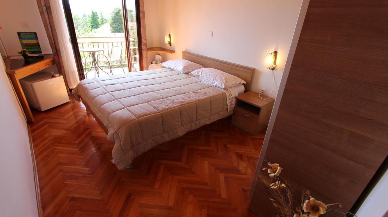 Apartments And Rooms Jelka مالينسكا المظهر الخارجي الصورة