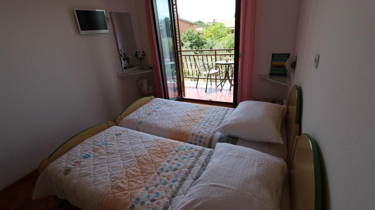 Apartments And Rooms Jelka مالينسكا المظهر الخارجي الصورة