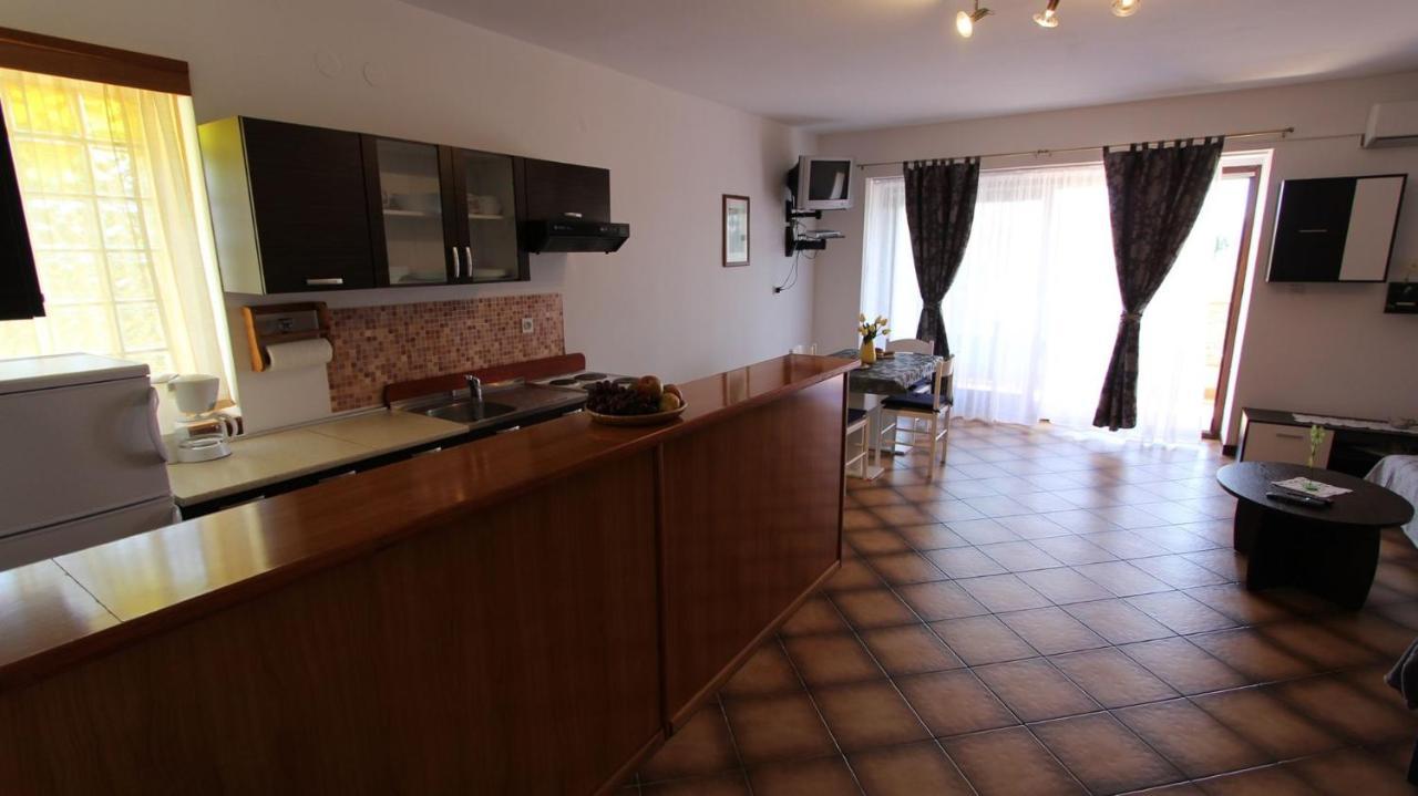 Apartments And Rooms Jelka مالينسكا المظهر الخارجي الصورة