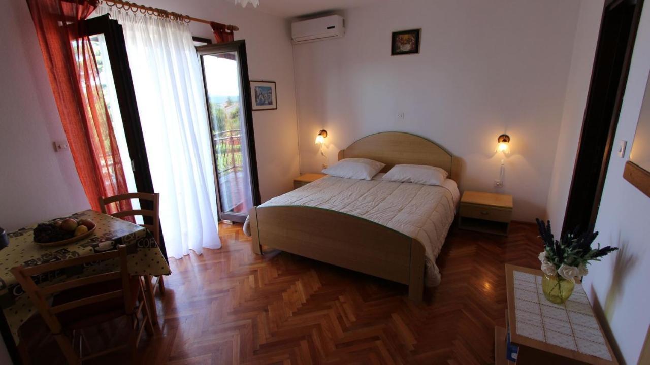 Apartments And Rooms Jelka مالينسكا المظهر الخارجي الصورة